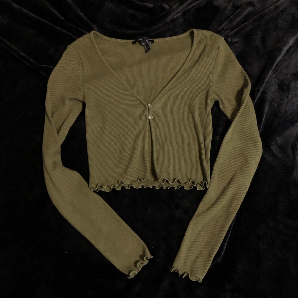 Forever 21 split front cropped long sleeve